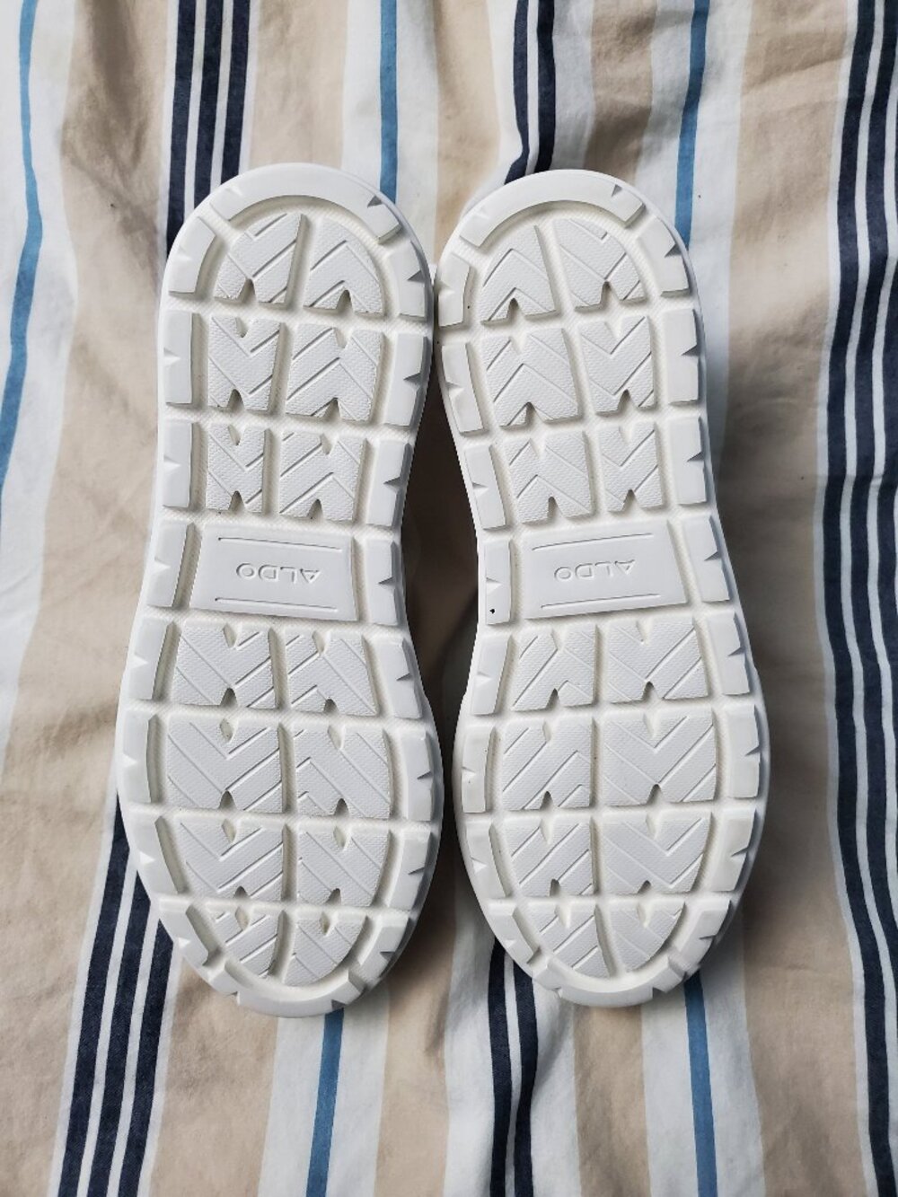 Women's White & Pink Aldo Sneakers Size 10 - Picture 7 of 7